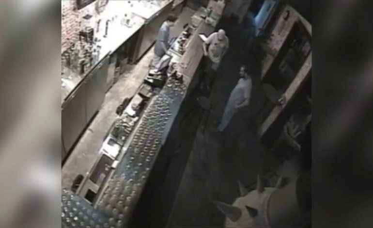  Ghostly Ghoul Captured on CCTV Knocking Over Stool and Scurrying Through Bar in Singapore
