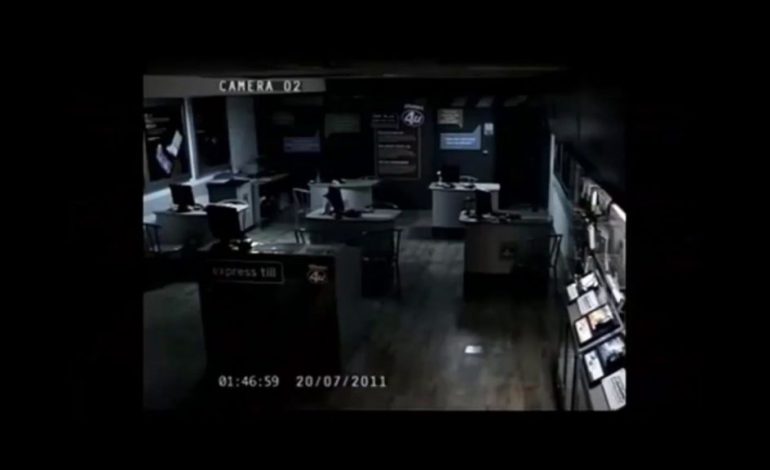  Ghost Caught on CCTV in Mobile Phone Store